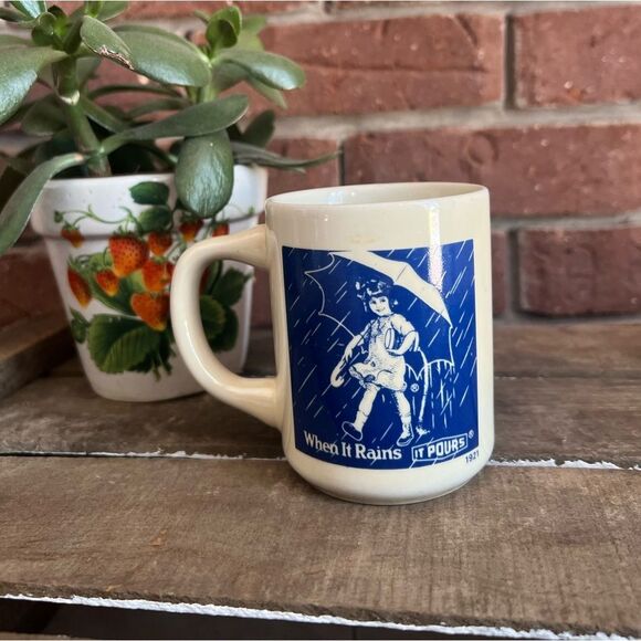 Vintage Morton Salt Company Mug "When it Rains it Pours" 1921 - Picture 3 of 5